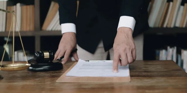 Ile kosztuje u notariusza odrzucenie spadku? Sprawdź ukryte opłaty